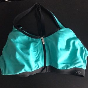 VS Sport Sports Bra